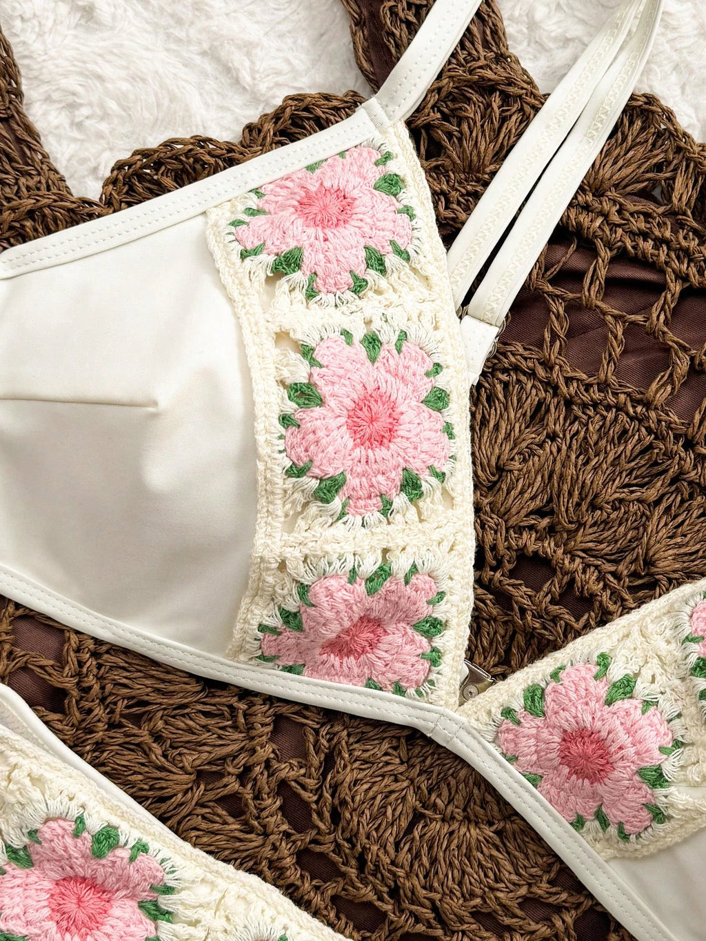 Biquíni Floral Crochê